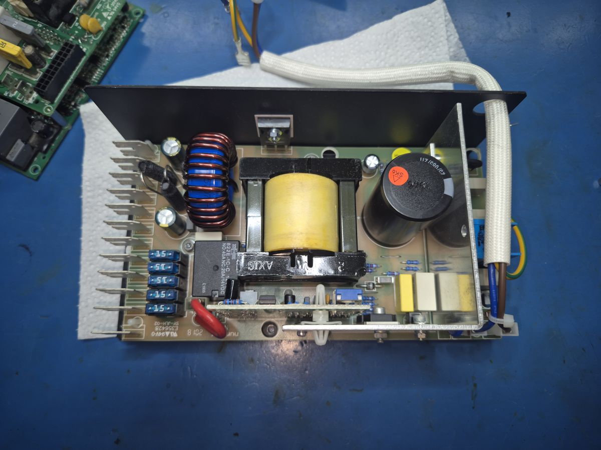 carte_de_camping_car_tranformateur_220v_12v